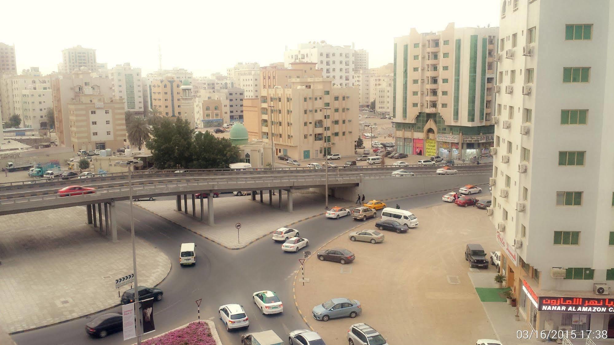 Al Reem Hotel Apartments Sharjah Exterior photo